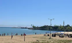 Adana'da termometreler yükseldi! Vatandaşlar sahillere akın etti