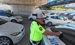 Adana emniyetinden sürücülere şerit ihlali uyarısı