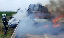 Adana'da saman yüklü kamyonet alevlere teslim oldu