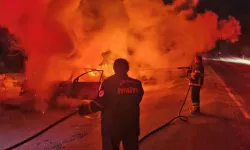Adana'da seyir halindeki otomobil küle döndü