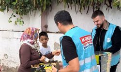AK Parti Adana Gençlik Kollarından LGS’de Velilere Anlamlı Destek