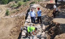 Aladağ'da güvenlik için taş duvar çalışmaları sürüyor