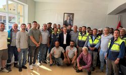 Başkan Aktürk’ten temizlik personeline teşekkür