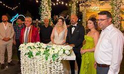 Başkan Karataş genç çiftin mutluluğuna ortak oldu