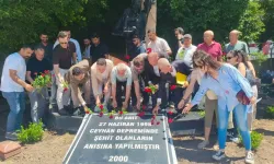 Ceyhan unutmadı: 27 Haziran depremi şehitleri 28. yılında saygıyla anıldı
