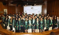 Çukurova Üniversitesi Eczacılık Fakültesi'nde mezuniyet gururu