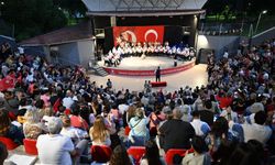Çukurova'da sanat dolu gece, Vatandaşlar amfi tiyatroya akın etti