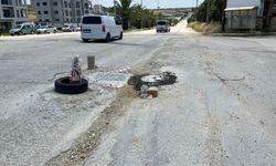 Depremzedelerin yaşadığı TOKİ bölgesinde yol isyanı