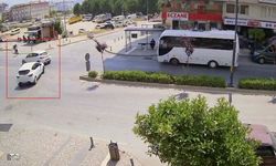 Göz göre göre gelen kaza güvenlik kamerasına yansıdı