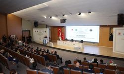 İş hukukunun güncel sorunları Adana’da ele alındı