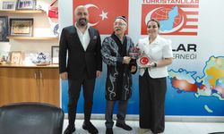 İYİ Parti Adana Teşkilatı Türkistanlılar Derneği'ni ziyaret etti