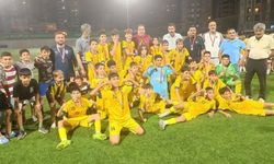 Kanaryaspor U13 Ligi'nin şampiyonu oldu
