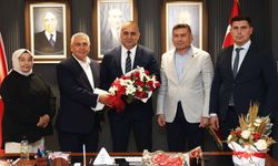 Karaisalı Heyetinden MHP Adana İl Başkanı Hakan Yıldırım'a tebrik ziyareti