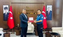 Kaymakam Aktan, İlçe Emniyet Amir vekilinin yeni rütbesini taktı