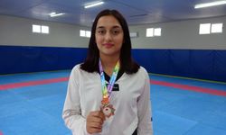 Milli taekwondocu Özge Özbey sakatlığı aşarak şampiyon oldu!