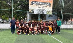 Minik kramponlar Adanaspor Futbol Okulu’nda yetişiyor