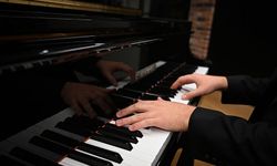 Sarıçam’da sanat dolu gece: Başkan Bilal Uludağ’dan hemşehrilerine davet