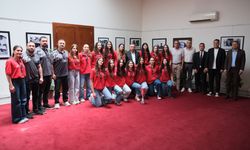 Türkiye ikincisi basketbolculara Büyükşehir’den tebrik