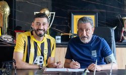 Adana 01 FK Taha Cengiz Demirtaş ile sözleşme yeniledi