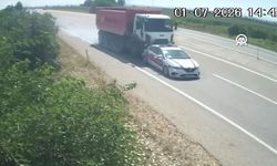 Adana'da hafriyat kamyonu jandarma trafik aracına çarptı