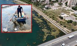 Adana'da Seyhan Nehri'ni çöpler sardı! Gönüllü genç çöpleri tek tek topladı