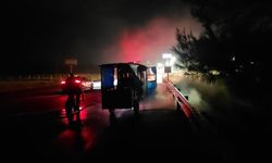 Adana'da Seyir Halindeki Elektrikli Motosiklet Alev Alev Yandı