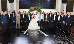 Adana'da yılın düğünü: Ebru ve Alper çifti dünya evine girdi