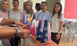 Adana'dan anlamlı atölye: Atık şişeler çiçek vazosuna dönüştü