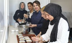 AK Parti Adana Kadın Kollarından birlik ve beraberlik aşuresi