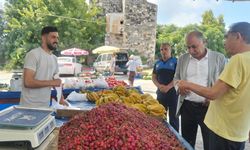 Başkan Altıok sebze pazarında esnaf ve vatandaşlarla buluştu