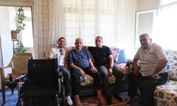 Başkan Mahmut Dal'dan vefa ziyareti: Vatandaşın yüzünü güldüren hediye