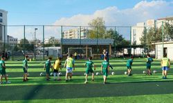 Ceyhan Belediyesi'nden çocuklara ücretsiz yaz futbol okulu