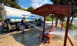 Karataş'ta temizlik seferberliği: Cadde ve sokaklar yıkanıyor