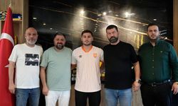 Adana 01 FK'dan 2 önemli imza