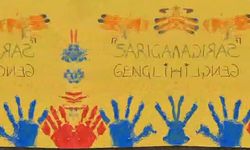 Sarıçam'da rengarenk gün: Gençler el baskısı boyama ile eğlendi