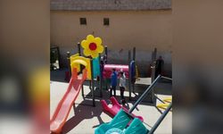 Tufanbeyli Belediyesi parkları yenilemeye devam ediyor