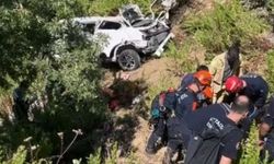 Uçuruma yuvarlanan otomobilde ağır bilanço: 5 ölü, 2 yaralı