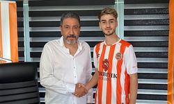 Adana 01 FK Kaptanı Yiğit Demir Süper Lig ekipi Eyüpspor'a transfer oldu