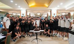 Adana 01 FK'da Azad Batur'a doğum günü sürprizi