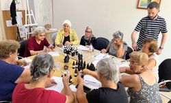 Adana Huzurevinde renkli etkinlik: Huzurevi sakinleri parfüm workshop’unda buluştu