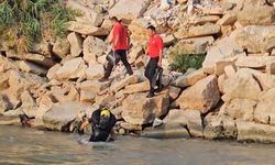 Adana’da Ceyhan Nehri’nde kaybolan iki çocuk için arama ikinci gününde