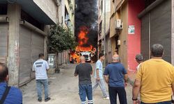 Adana’da kanalizasyon çalışması sırasında vidanjör alev aldı