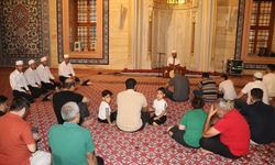 Adana Vakıflar Bölge Müdürlüğü'nden Hacı Sabancı'da Kandil programı