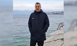 Adanalı teknik direktör Alper Yeşil teklifleri değerlendiriyor