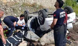 Aladağ’da otomobil dereye uçtu: 2 ölü, 1 yaralı