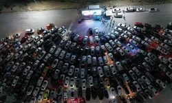 Ceyhan Belediyesi’nden yaz akşamına renk: Parkta sinema keyfi