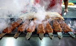 Ermeni siyasetçi kebabı övdü, Adanalı usta davet etti