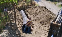 Feke Belediyesi Kızılyer'de altyapı ve yol çalışmalarını sürdürüyor