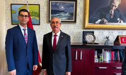 Karataş’ta güç birliği: Yeni Kaymakam Ozan Onu’dan belediye’ye nezaket ziyareti