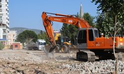 Kozan'da 30 yıllık yol hayali gerçek oluyor! İlk kazma vuruldu